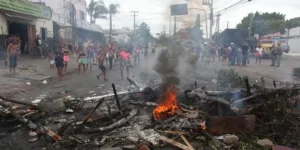 Protestos se multiplicam em Porto Alegre com falta de luz próxima de completar 48h