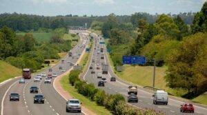 Acidente deixa um morto e causa congestionamento na freeway
