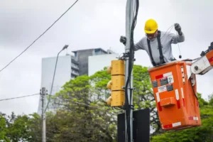 Sinal Verde: 244 controladores semafóricos já possuem tecnologia sem fio em Porto Alegre