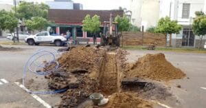 Corsan realiza ligações de água para o comércio alimentício no Centro da cidade de Osório