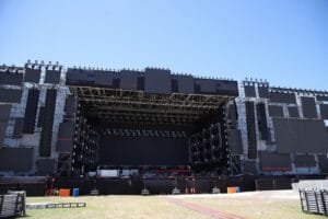 Com palco montado e novidades na estrutura, Planeta Atlântida está pronto para receber público