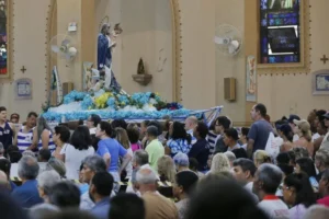 Procissão de Nossa Senhora dos Navegantes reúne milhares de fiéis em Porto Alegre