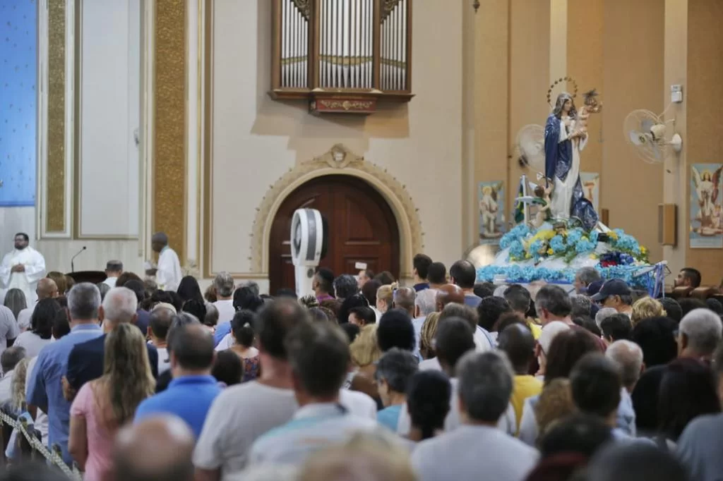 4909523_0be0e969d69a39e Procissão de Nossa Senhora dos Navegantes reúne milhares de fiéis em Porto Alegre