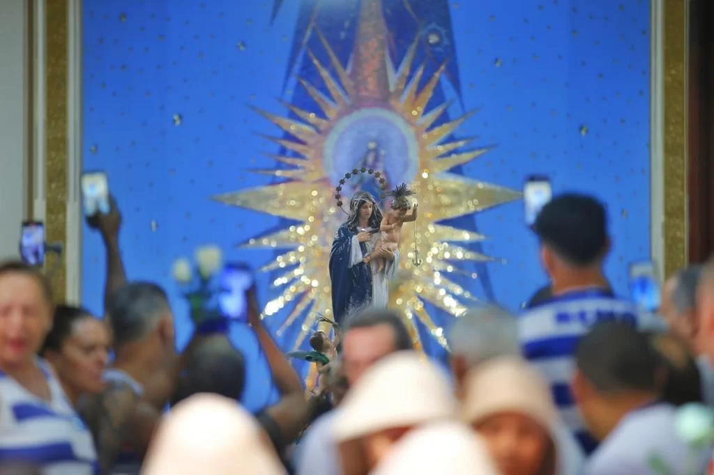 4909555_71db5420c535c2c Procissão de Nossa Senhora dos Navegantes reúne milhares de fiéis em Porto Alegre