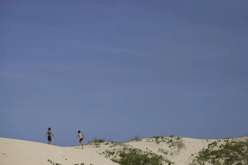 4914149_7b68fa9bd0c5610 Sábado de sol com temperatura de 30º tem praia lotada em Capão da Canoa