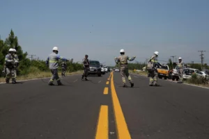Rompimento de cabos de energia deixa condomínios sem luz em Xangri-Lá