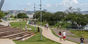 Sábado terá sol entre nuvens, em Carnaval de calor extremo no RS