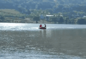 Pai e filho sofrem acidente com caiaque e homem desaparece no rio Uruguai