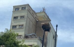 Explosão em empresa de rações deixa três pessoas em estado grave, em Carazinho