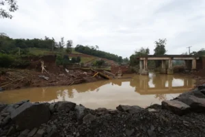 Governo do Estado assina contrato emergencial para construção de ponte em Caraá