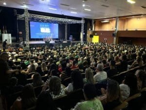 CERCA DE 600 PROFISSIONAIS DA REDE MUNICIPAL PARTICIPARAM DA ABERTURA DO ANO LETIVO 2024 EM TORRES