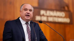 Deputado estadual Luciano Silveira acompanha candidatura da UNICNEC para receber Curso de Medicina, no Litoral Norte