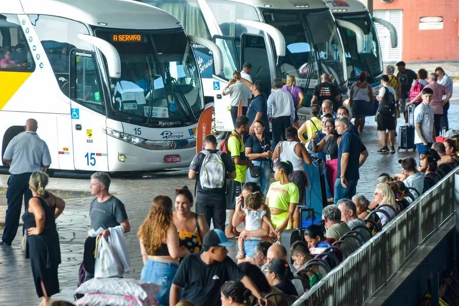 Sexta-feira tem movimento intenso na saída de Porto Alegre para o Feriadão de Carnaval 2 movimento saida feriadao carnaval 2024 4