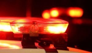 Homem arremessa bebê por janela de carro e atropela companheira em Novo Hamburgo