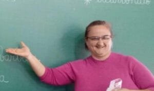 Professora é morta na frente da filha por ladrões de carro em Portão