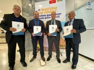 Prefeito de Tramandaí em Brasília: Reunião no Ministério das Cidades visa o cadastramento de projetos elaborados para a captação de recursos 🤝