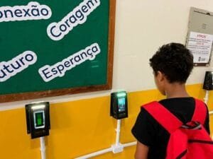 Implantação de Reconhecimento Facial nas Escolas Fundamentais em Torres