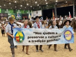 34ª Festa Campeira | Em solenidade festiva é aberta 34ª Festa Campeira do Rio Grande do Sul (FECARS)