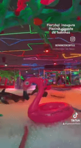 Inaugurou em Canela uma piscina gigante de bolinhas da Florybal