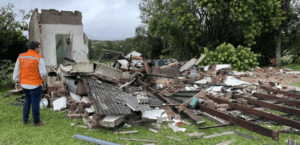 RS volta a avaliar danos e prestar auxílio para centenas de residências danificadas e cinco feridos por temporais