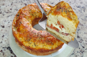 Bolo Salgado Recheado