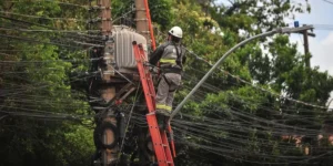 Cerca de 684 mil pontos seguem sem luz no Rio Grande do Sul, diz Governo do Estado