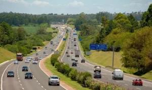 Movimento de retorno do feriadão de Páscoa nas rodovias do Rio Grande do Sul é intenso neste Domingo