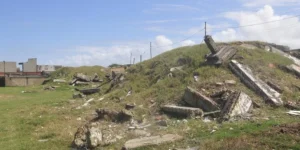 Da prosperidade às ruínas: antigos terminais de turismo viram depósitos de lixo em Tramandaí e Cidreira