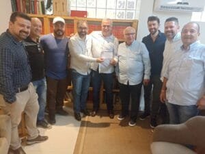 VEREADOR ED MORAES ASSINA FICHA COM PDT DE OSÓRIO