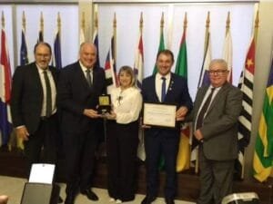 ESCOLA GENERAL OSÓRIO RECEBE HOMENAGEM PELOS 100 ANOS NA ASSEMBLÉIA LEGISLATIVA