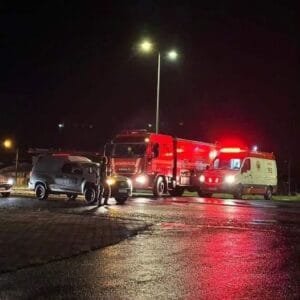 ACIDENTE ENVOLVENDO CARRO E MOTO NO KM 1 DA ESTRADA DO MAR DEIXA UM FERIDO