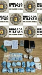 BM prende dupla que com mais de dois quilos de drogas em Osório