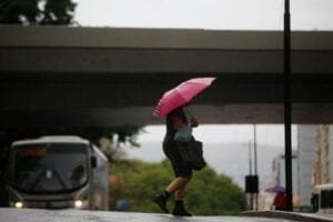 Domingo será de chuva e temporais na maior parte do Estado, com sol somente na Campanha e região Sul