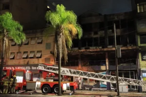 O que se sabe sobre incêndio que deixou 10 mortos em pousada de Porto Alegre