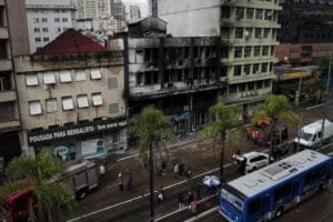 Seis feridos no incêndio em pousada continuam internados; cinco mortos ainda não foram identificados