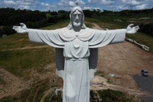 Cristo Acolhedor, de Sobradinho, está pronto, mas faltam as obras do entorno