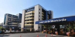 Santa Casa de Porto Alegre realiza Primeira Cirurgia de Transposição Uterina do RS