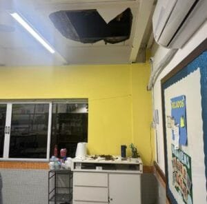 Chão cede e professora cai de uma sala a outra em escola particular no ES