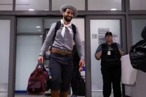 Fãs recebem Matteus, vice-campeão do BBB, com festa no RS