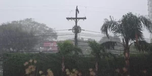 Temporal atinge Porto Alegre