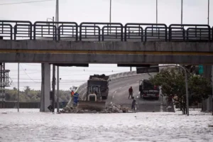 Demolição da passarela de pedestres da rodoviária de Porto Alegre é adiada para esta Sexta-feira