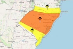 Inmet emite três alertas de tempestade e vento com rajadas de até 100km/h no RS
