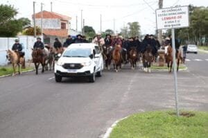 CORTEJO DE CAVALARIANOS PRESTA ÚLTIMA HOMENAGEM À LUCIANO ROLANTE