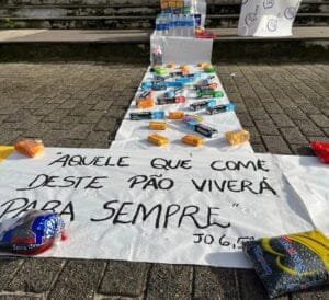 “CORREDOR DE SOLIDARIEDADE” TRADICIONAL TAPETE DE CORPUS CHRISTI EM OSÓRIO É COBERTO POR DOAÇÕES