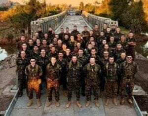 RSC-287 | Exército Brasileiro concluiu na tarde desta quinta-feira, dia 30, a montagem da ponte móvel sobre o Arroio Grande, no km 226 da RSC-287, em Santa Maria