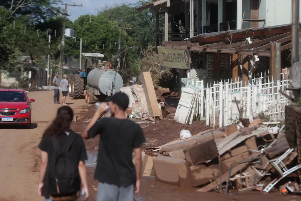 "É um tsunami, não tem como usar outra palavra", descreve morador da devastada cidade de Cruzeiro do Sul 5 4960966 e0183e8c2fabc7a