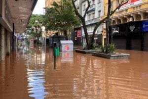 Comércio de Porto Alegre fecha acordo para flexibilizar regras como férias e hora extra