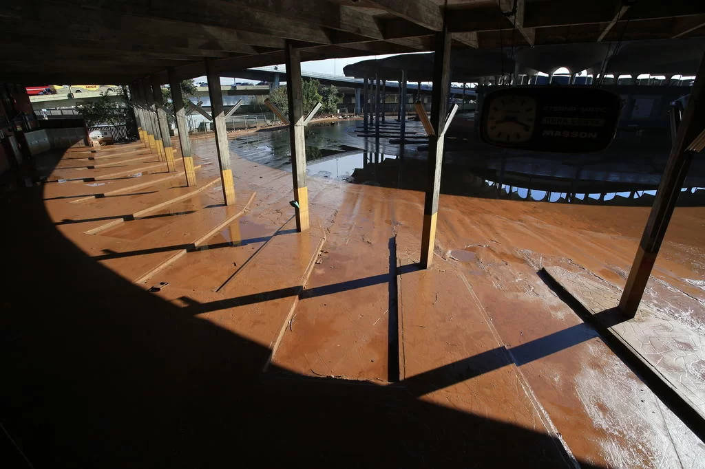 Começa a limpeza da Estação Rodoviária de Porto Alegre, após recuo da água 3 4970120 3eaa39aa47f50c5