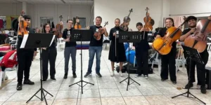 Circuito de Música nos Abrigos visita espaços para levar um pouco de distração e alegria aos desalojados.