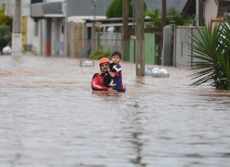 Enchente-em-Santa-Rita-em-Guaiba_02 Cerca de 2,5 mil moradores de Eldorado do Sul estão abrigados em Guaíba